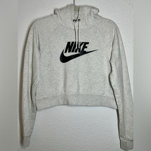 Nike sweater women’s sportswear club fleece size M